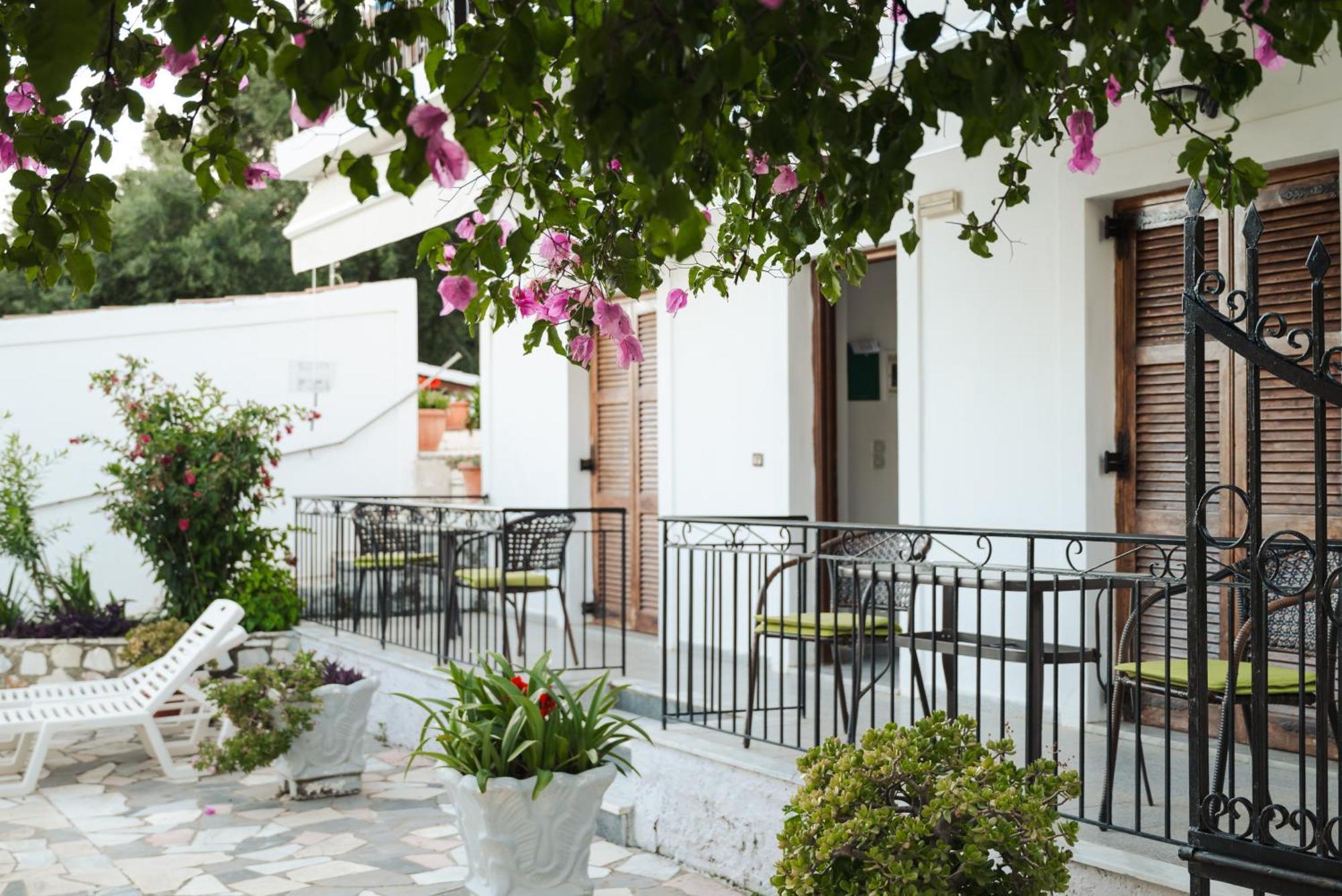 Ulisse Apartments Палеокастрица Экстерьер фото