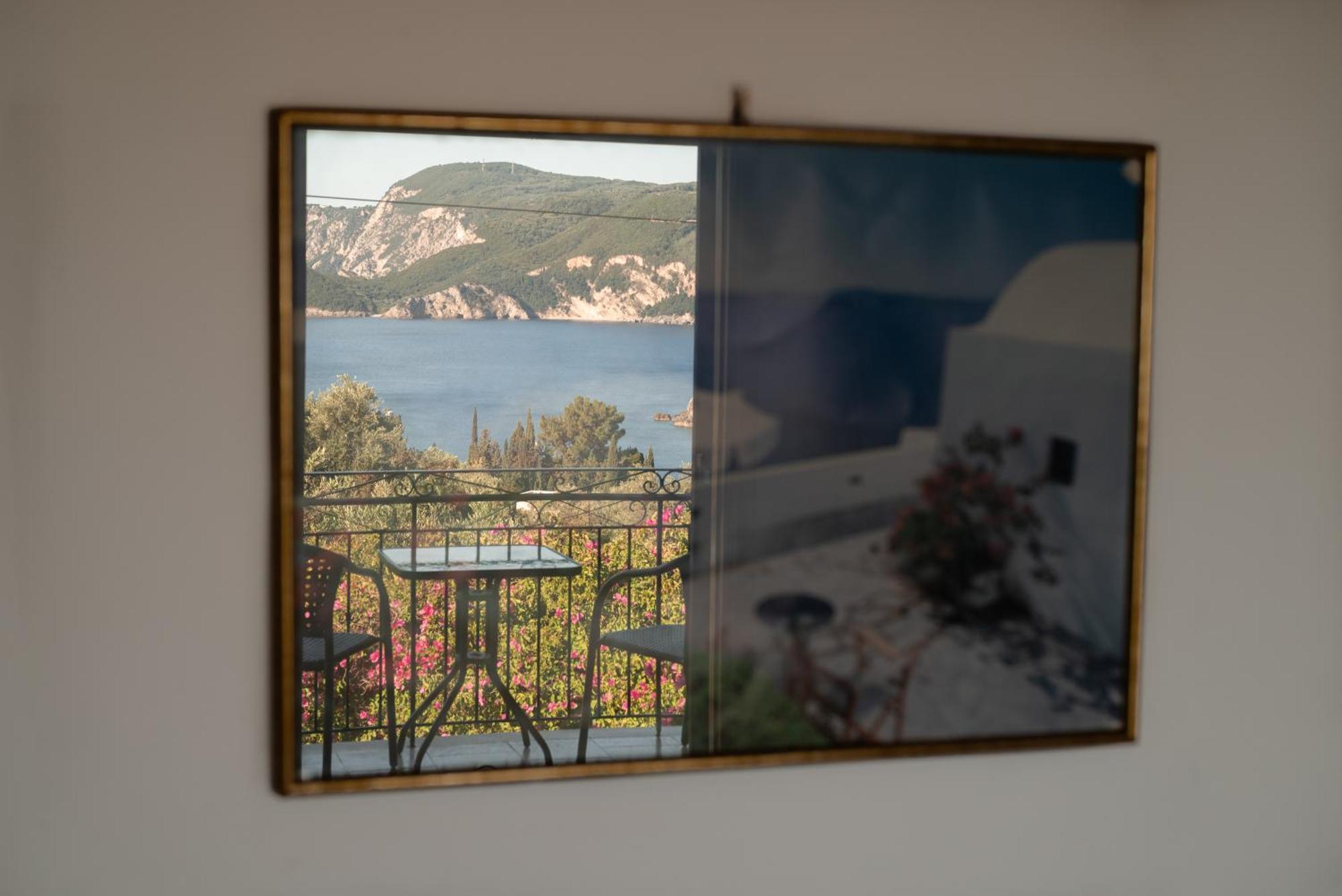 Ulisse Apartments Палеокастрица Экстерьер фото