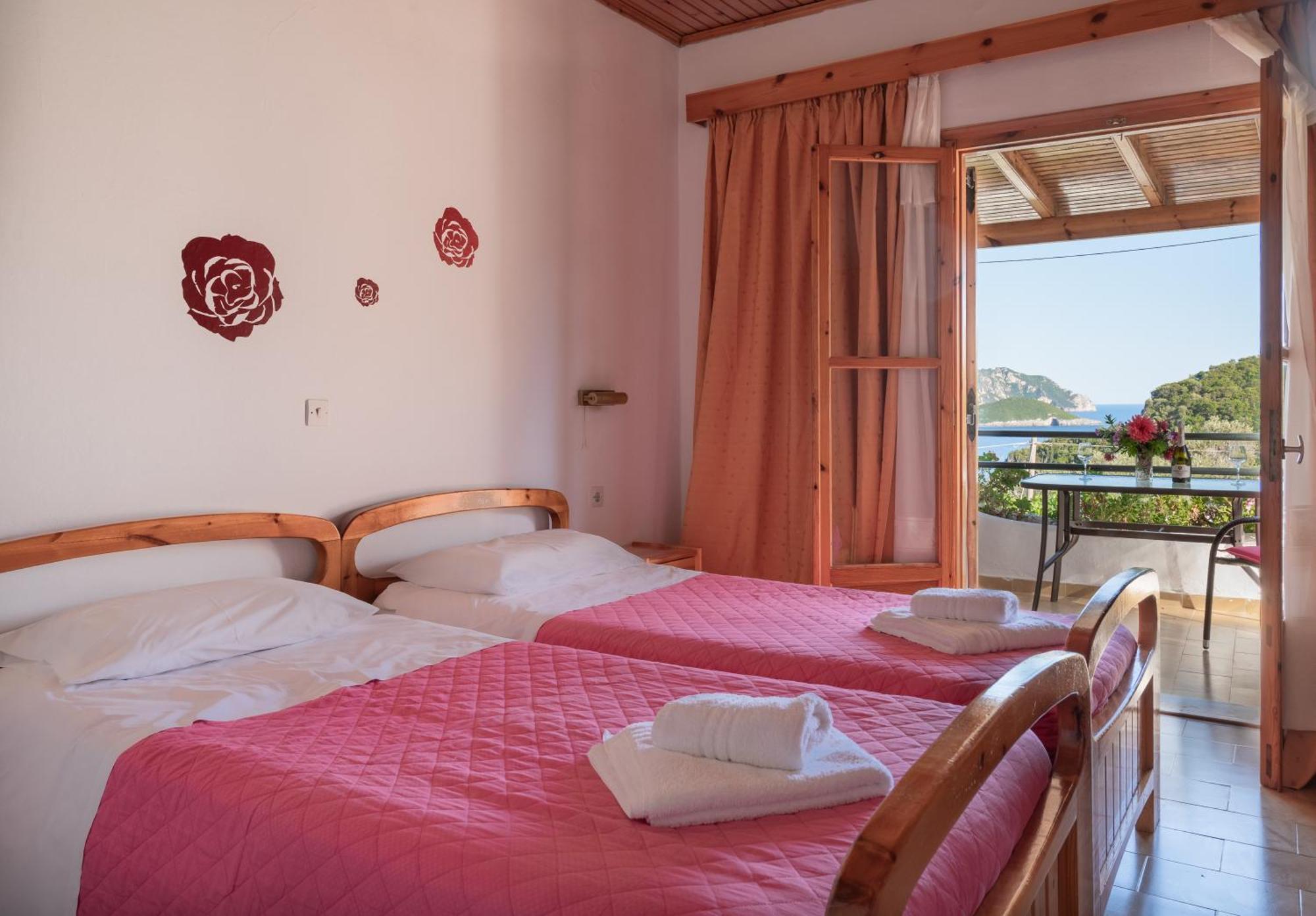 Ulisse Apartments Палеокастрица Экстерьер фото